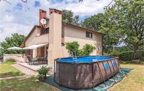 Amazing home in Pazin with WiFi, Outdoor swimming pool and 2 Bedrooms